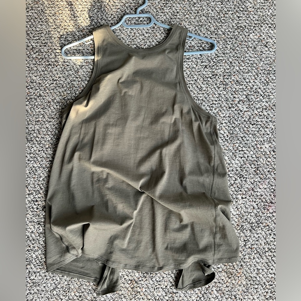 Lululemon open back tank